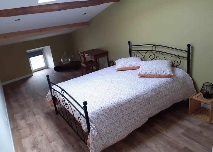 Holiday home Grand T3 Calme Et Lumineux 4-6 Personnes Moux